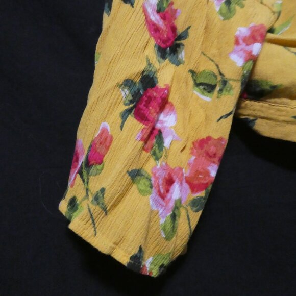 U2B | medium | Floral Yellow Crop Top | Zip-Up Back - Picture 13 of 16